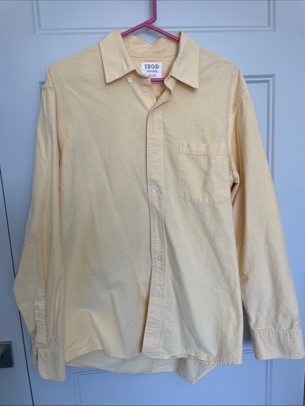 Izod Men's Light Yellow Long-Sleeve 100% cotton Button-Down Shirt